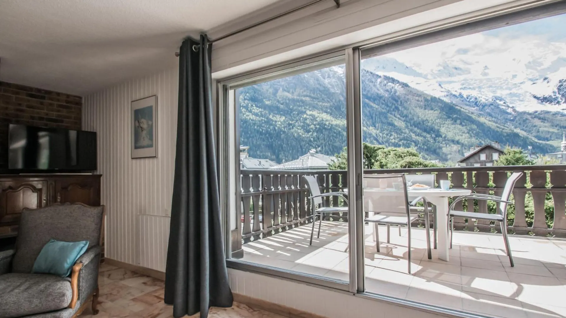 Grand Appartement Avec Terrasse Face Au Mont-Blanc, Parking Et Wifi - Fr-1-343-173 Chamonix